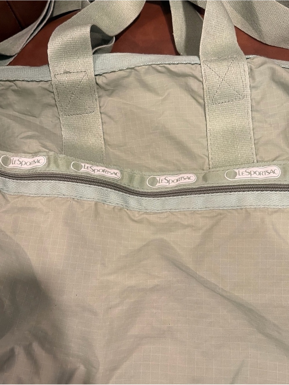 Lesportsac Classic Green  Deluxe Med  Weekender Duffle Bag Crossbody Strap - Picture 6 of 15